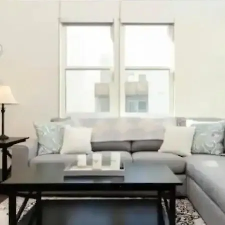 Chic 2 Bedroom Apartment Near Petco Park Convention Center